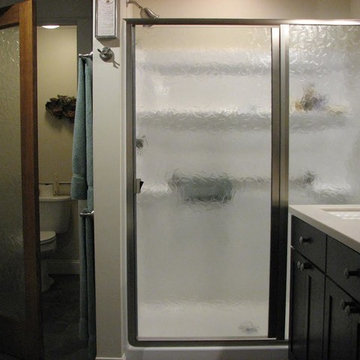 Basco shower door with Autumn Leaves Pattern