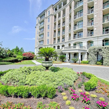 222 S Plaza Court