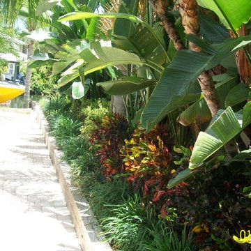 Siesta Key waterfront- landscape, terraced walls and pavers