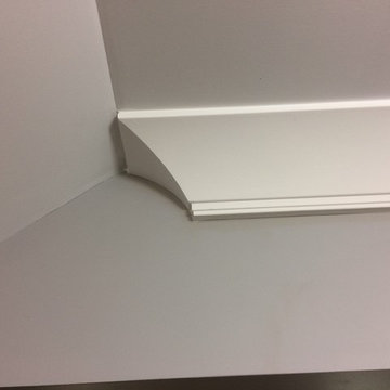 Simple contemporary moulding
