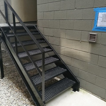 Wicker Park fences, parkway fences, stairs, handrails and balconies painting