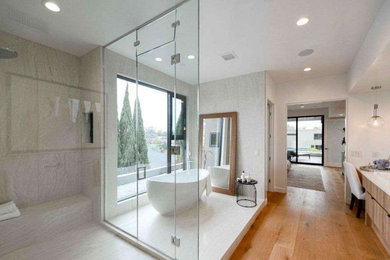 Example of a trendy bathroom design