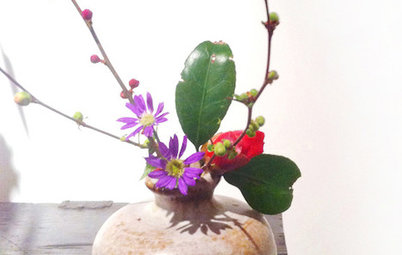 Evoke a Japanese Tearoom's Beauty With a 'Chabana' Flower Arrangement