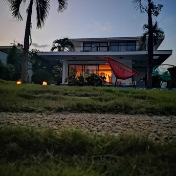 ROYAL PALMS