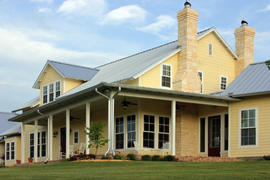 Cottage exterior home idea in Dallas