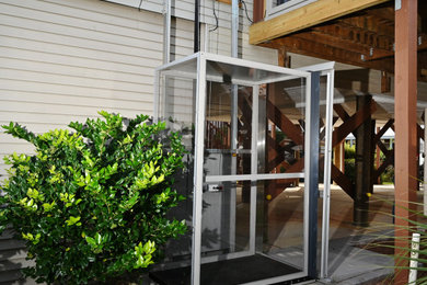 Inspiration for a small modern backyard landscaping in Charleston.