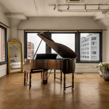 Versatile Daylight Loft for Shoots & Events