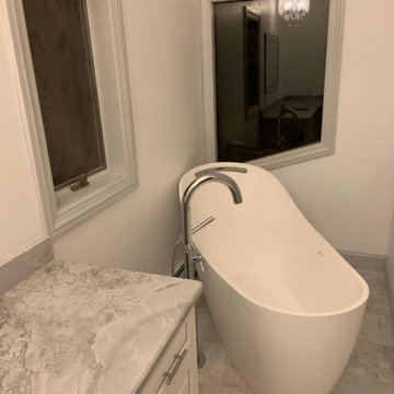 Luxurious Bathroom with 24x48 Delconca Bouquet
