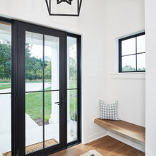 Entry / foyer
