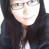 Yihua Jiangs foto