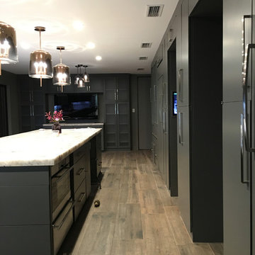 Mid-Century Modern Kitchen for Cooks