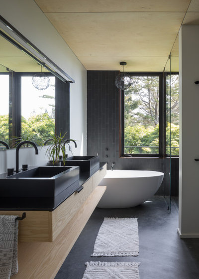 Modern Bathroom by CB Architecture + Design