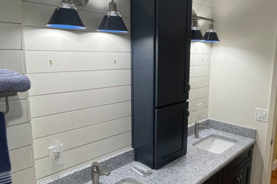 Bathroom - coastal bathroom idea in Orlando