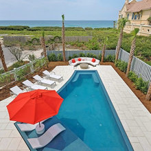 BEACH HOUSE - Fire Pit Courtyard