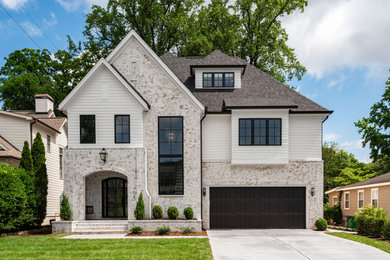 Example of an exterior home design in Charlotte