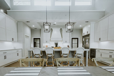 Inspiration for a transitional home design remodel in Houston