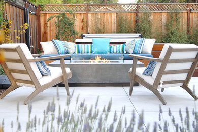 Inspiration for a small contemporary drought-tolerant and full sun backyard landscaping in San Francisco with decking for summer.