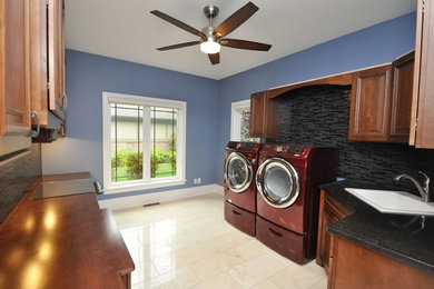 Example of a classic laundry room design in New York