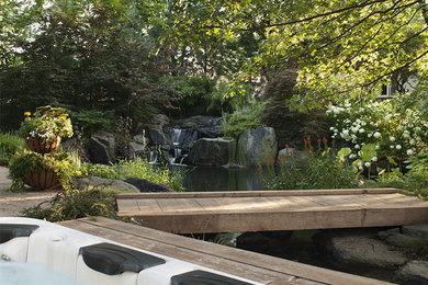 Design ideas for a traditional landscaping in Chicago.