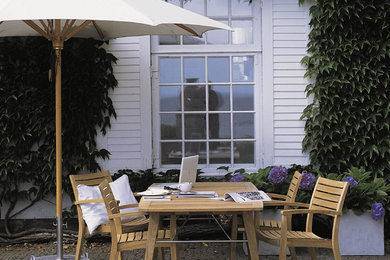 Patio - traditional patio idea in Los Angeles