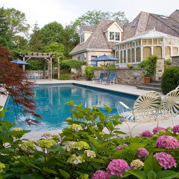 Lakefront Living