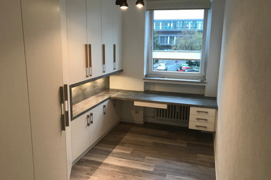 Modernes Arbeitszimmer in Essen