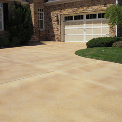 Desert Flagstone Driveway with Loden Highlights - Outdoor Products