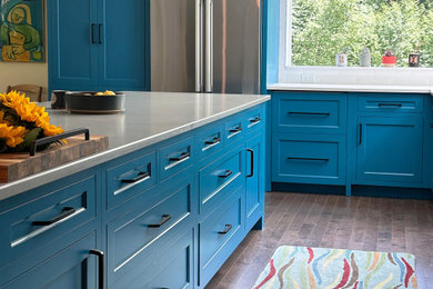 Kitchen - eclectic kitchen idea in Burlington