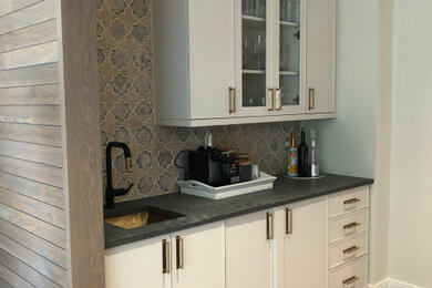 Home bar - contemporary home bar idea in Baltimore