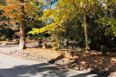 Photo of a traditional landscaping in Philadelphia.