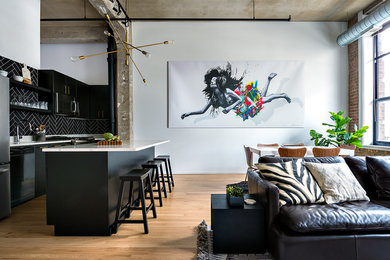 Example of an urban family room design in Chicago