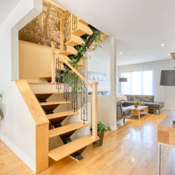 Cage d'escalier ouverte. Open staircase.