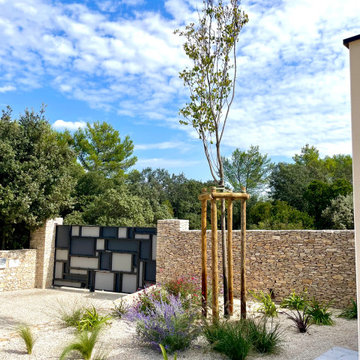 Création et aménagement d'un massif à Nîmes (30)