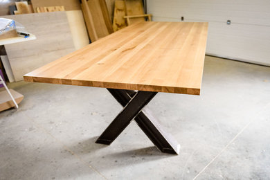 Table en chêne massif style industriel