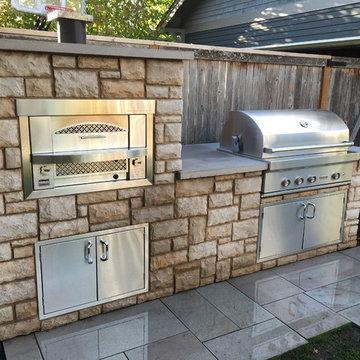 Ballard Sandstone Pavers & Outdoor Kitchen Island