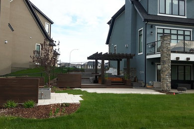 Design ideas for a contemporary landscaping in Calgary.