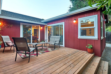 Deck - mid-sized transitional backyard deck idea in San Francisco
