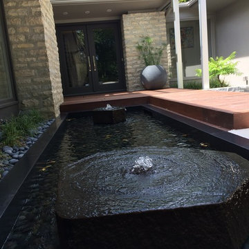 UA Mid-Century Modern