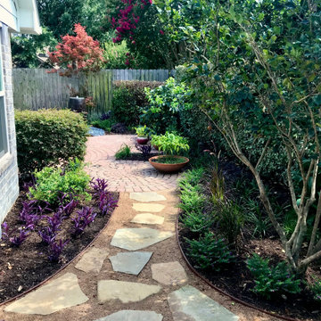 Garden Oasis: Serene Waters, Circular Delights, and Natural Paths in Houston