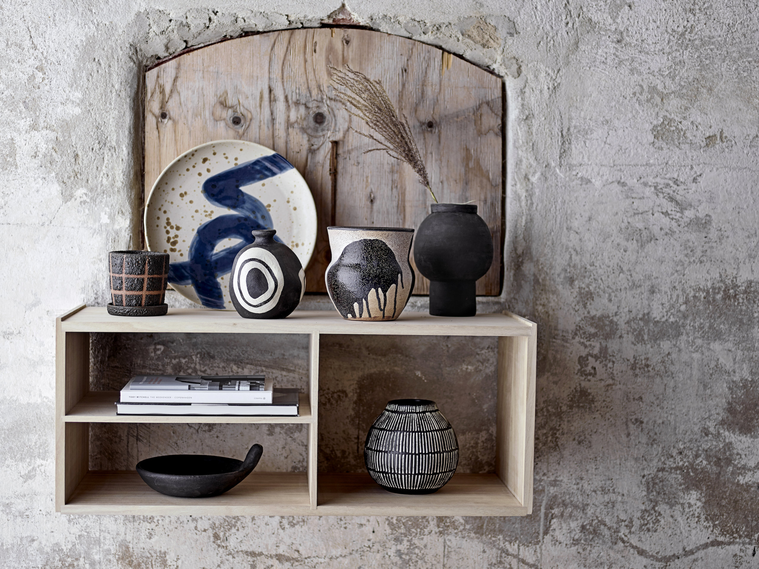 Debossed Stoneware Vase, Black/White