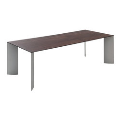 Manu Table by Tanju Ozelgin for B&T Design - Dining Tables