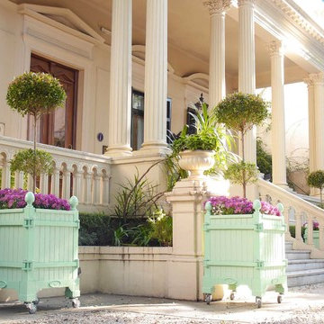 Versailles planter, Jardinier du Roi, French planters, orange tree planters Chat