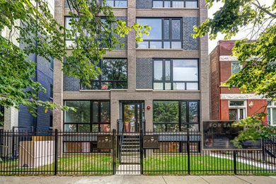 Exterior home idea in Chicago