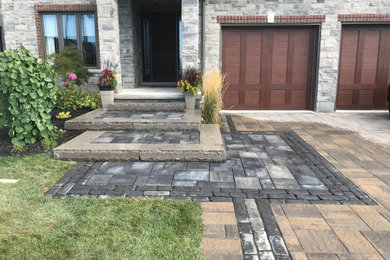 Design ideas for a traditional landscaping in Other.
