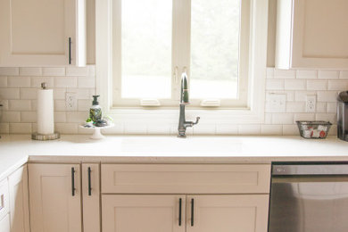 Kitchen - country kitchen idea in Other