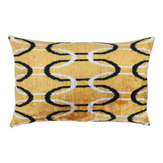 https://st.hzcdn.com/fimgs/fcb193fc047651c0_9051-w320-h320-b1-p10--contemporary-decorative-pillows.jpg