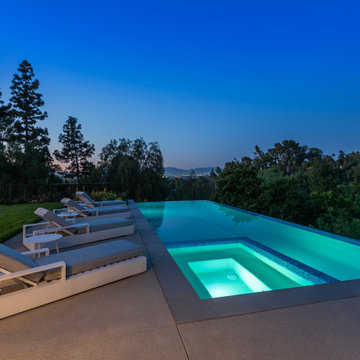 Cape Code Modern in Encino, CA