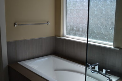 Example of a bathroom design in Vancouver