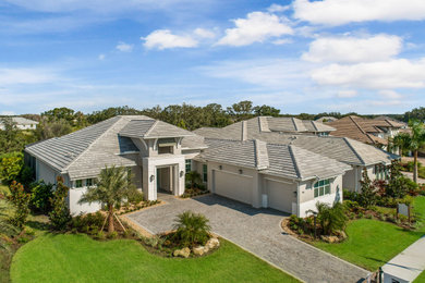 Example of a minimalist exterior home design in Tampa