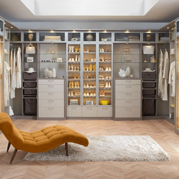 Fashionista's Walk- In